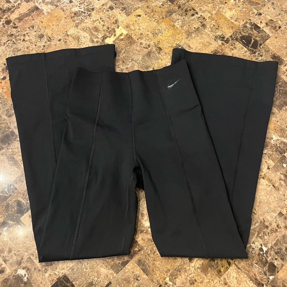 Super Cute Black Leggings Size Small!